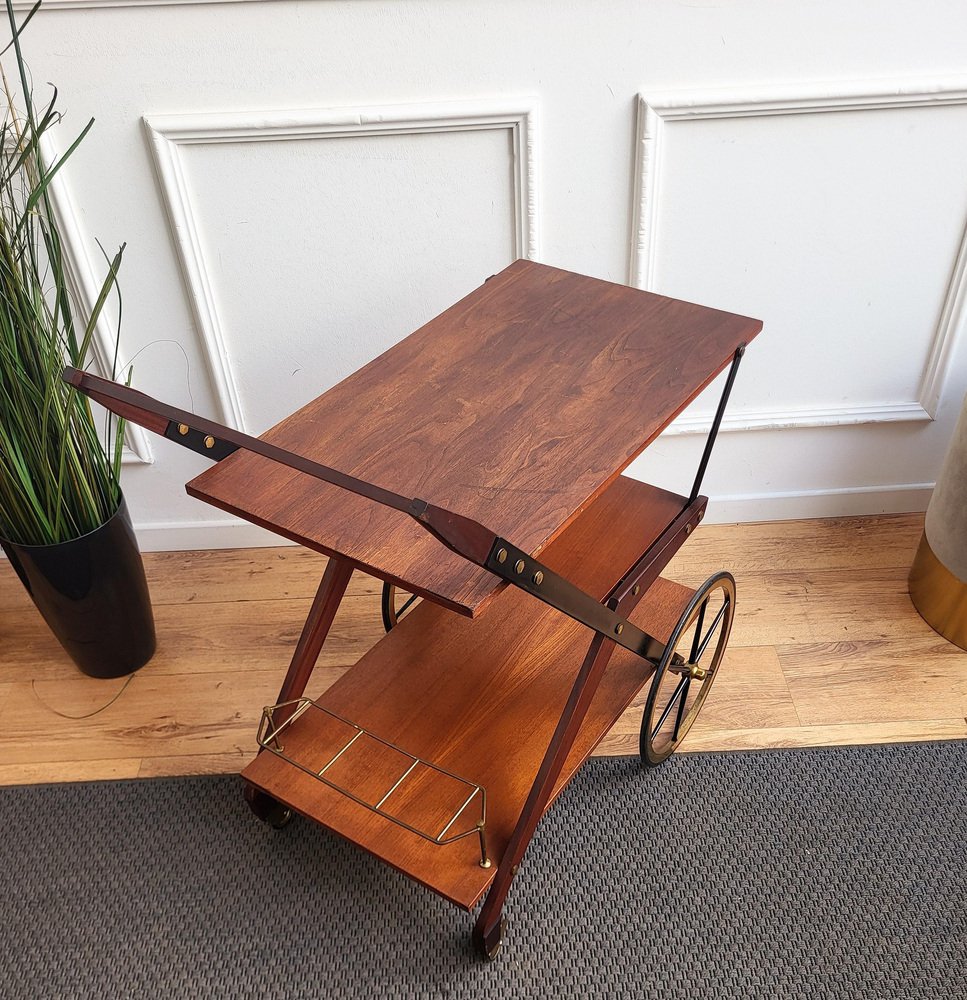 Carrellino a due ripiani in legno di mogano e ottone (anni '50