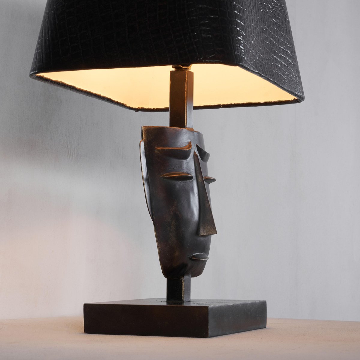 Visage Table Lamp by Lam Lee for Leeazanne, 1990s for sale at Pamono