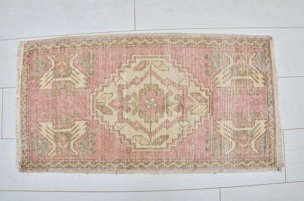 Small Turkish Handmade Wool Rug, 1960s for sale at Pamono