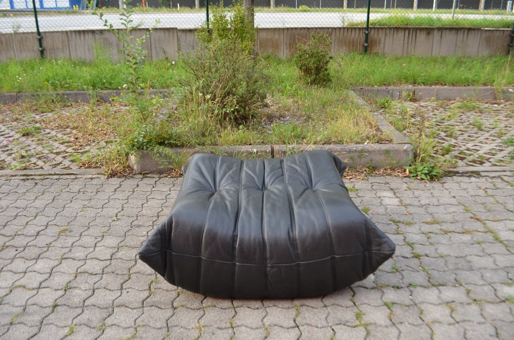 Pouf Togo Ligne Roset Velours Violet - 75x35cm - Bon état - Design Français
