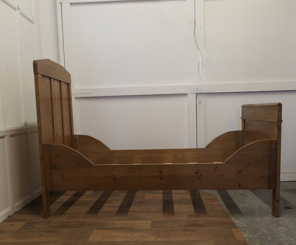 19th Century French Rustic Pine Single Sleigh Bed for sale at Pamono