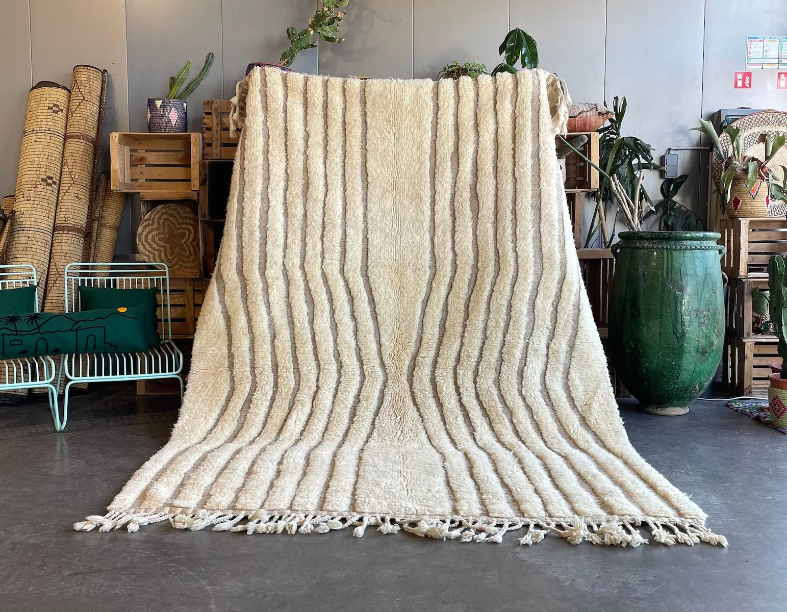 Mid-Century Modern White Berber Area Rug for sale at Pamono