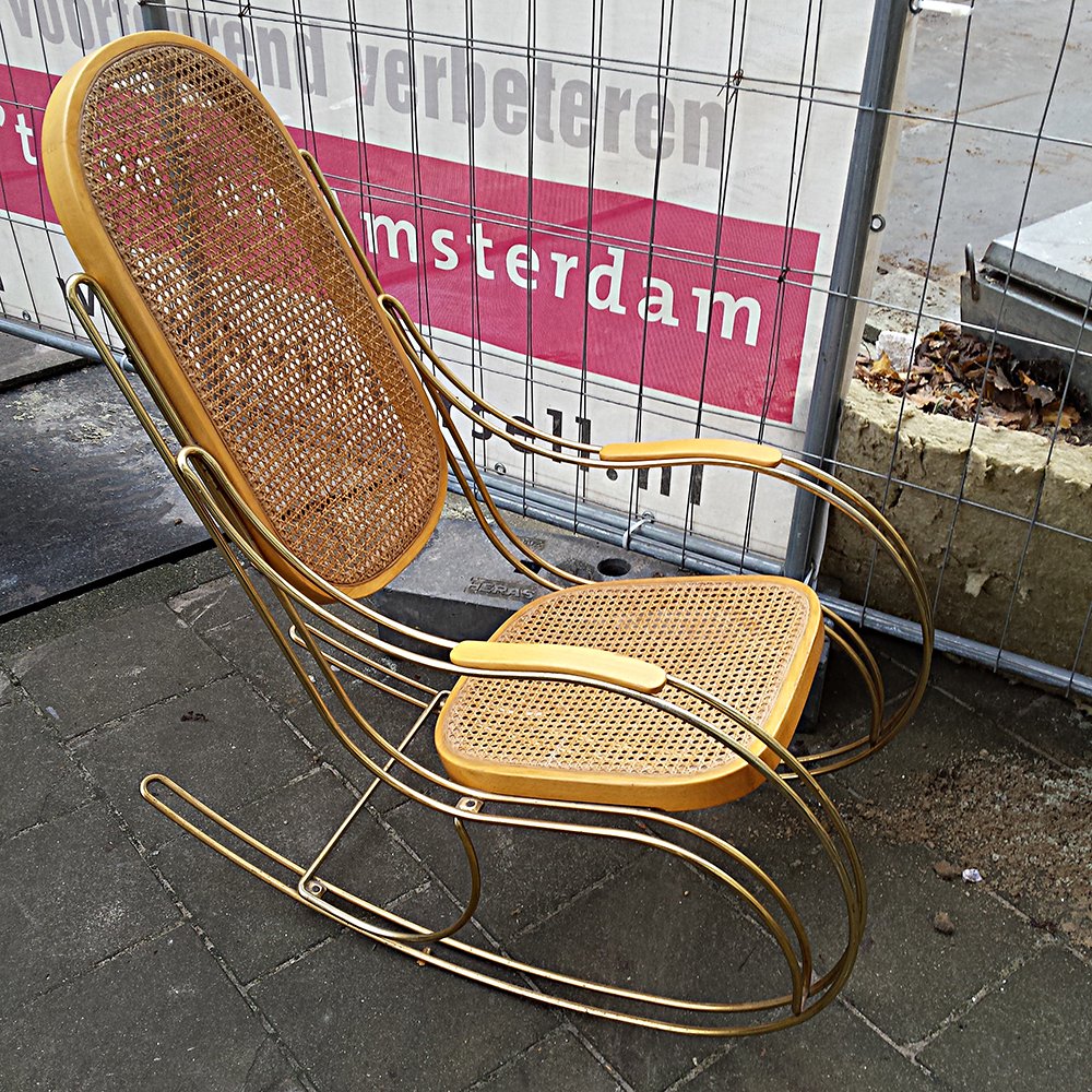 Vintage Schaukelstuhl aus vergoldetem Metall & Schilfrohr bei Pamono kaufen