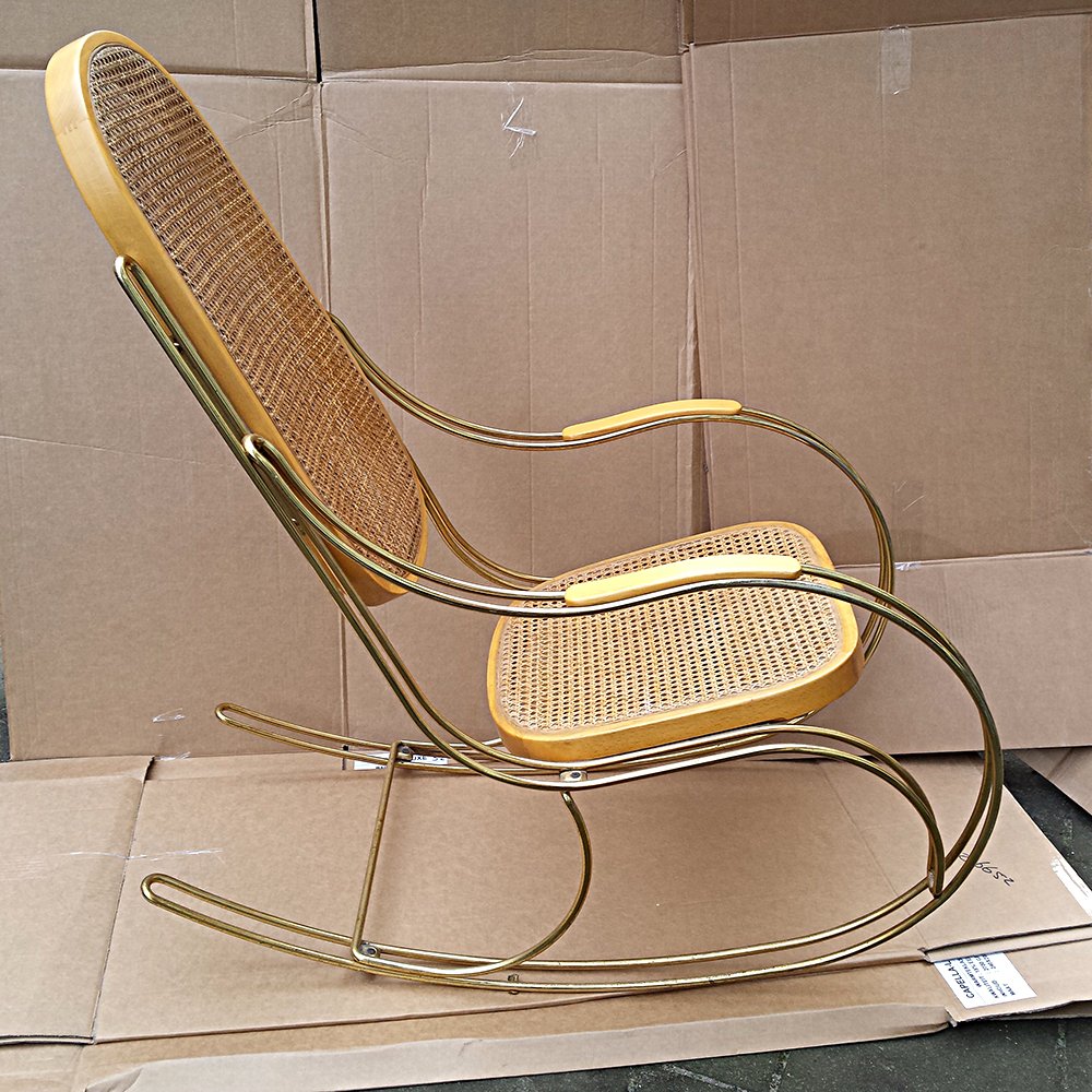 Vintage Schaukelstuhl aus Goldenem Metall und Schilfrohr bei Pamono kaufen