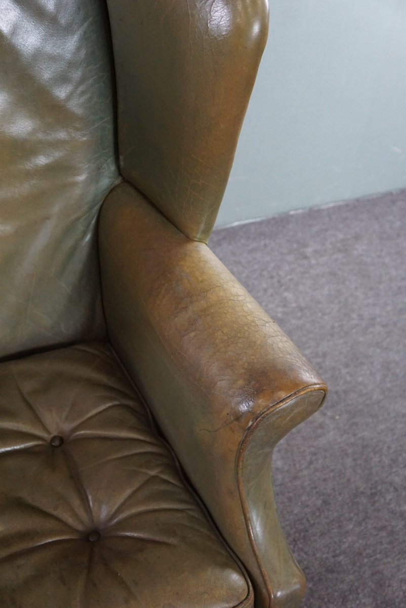 5 Reasons to Fall Head Over Heels for the Luxurious Leather Winged Armchair