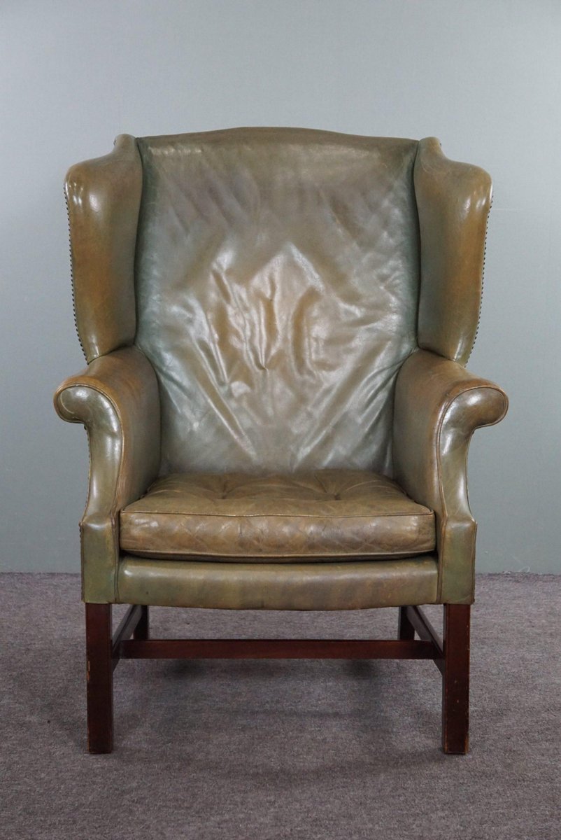 5 Reasons To Fall Head Over Heels For The Luxurious Leather Winged Armchair