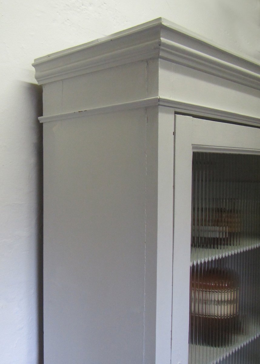 Light Gray Wooden Medicine for sale at Pamono