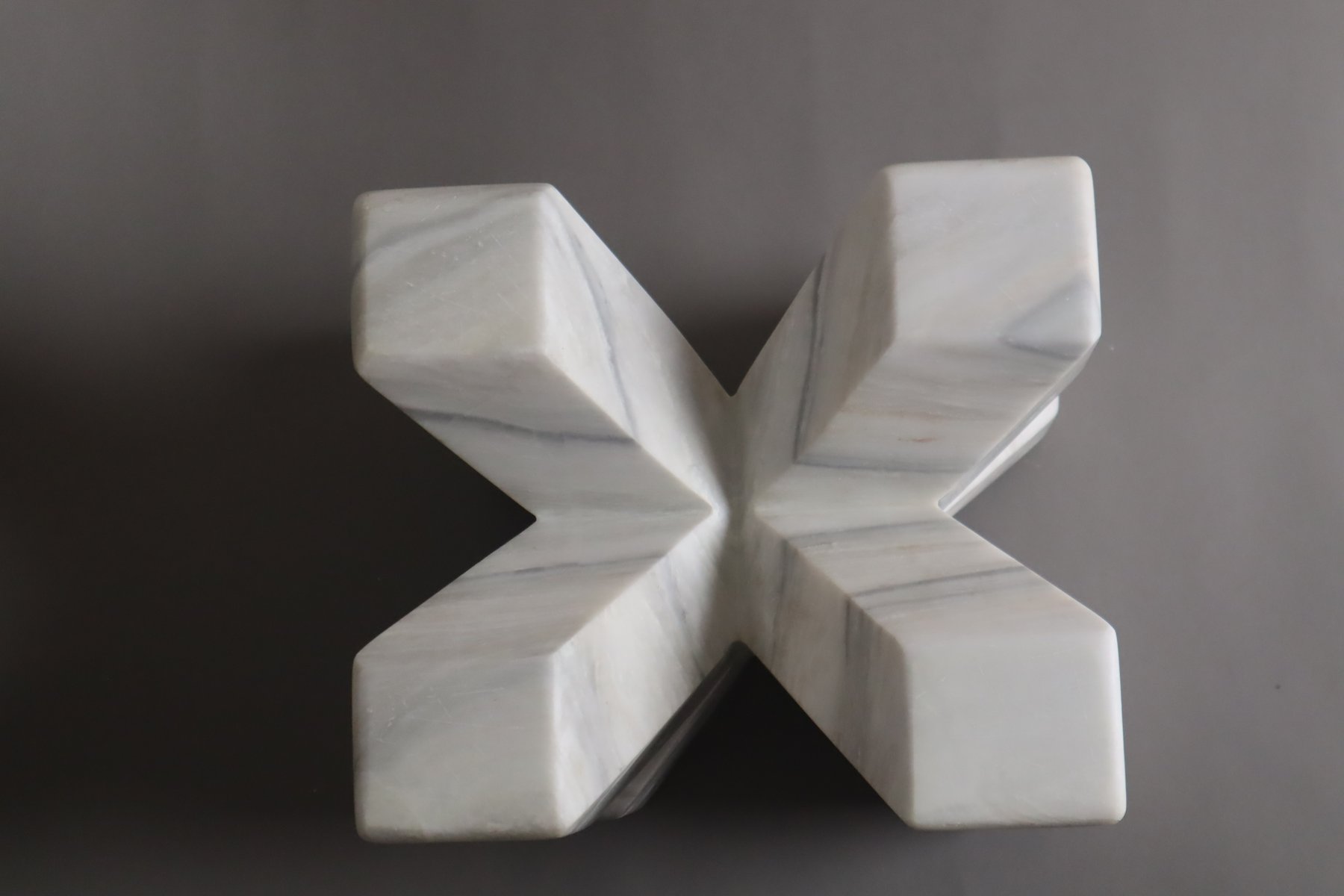 Double Cross Sculpture in White Italian Marble, 1980s for sale at Pamono