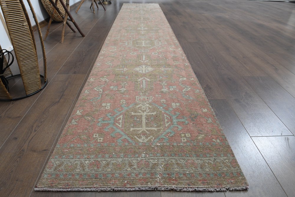 Vintage Turkish Pink Runner Rug, 1960s for sale at Pamono