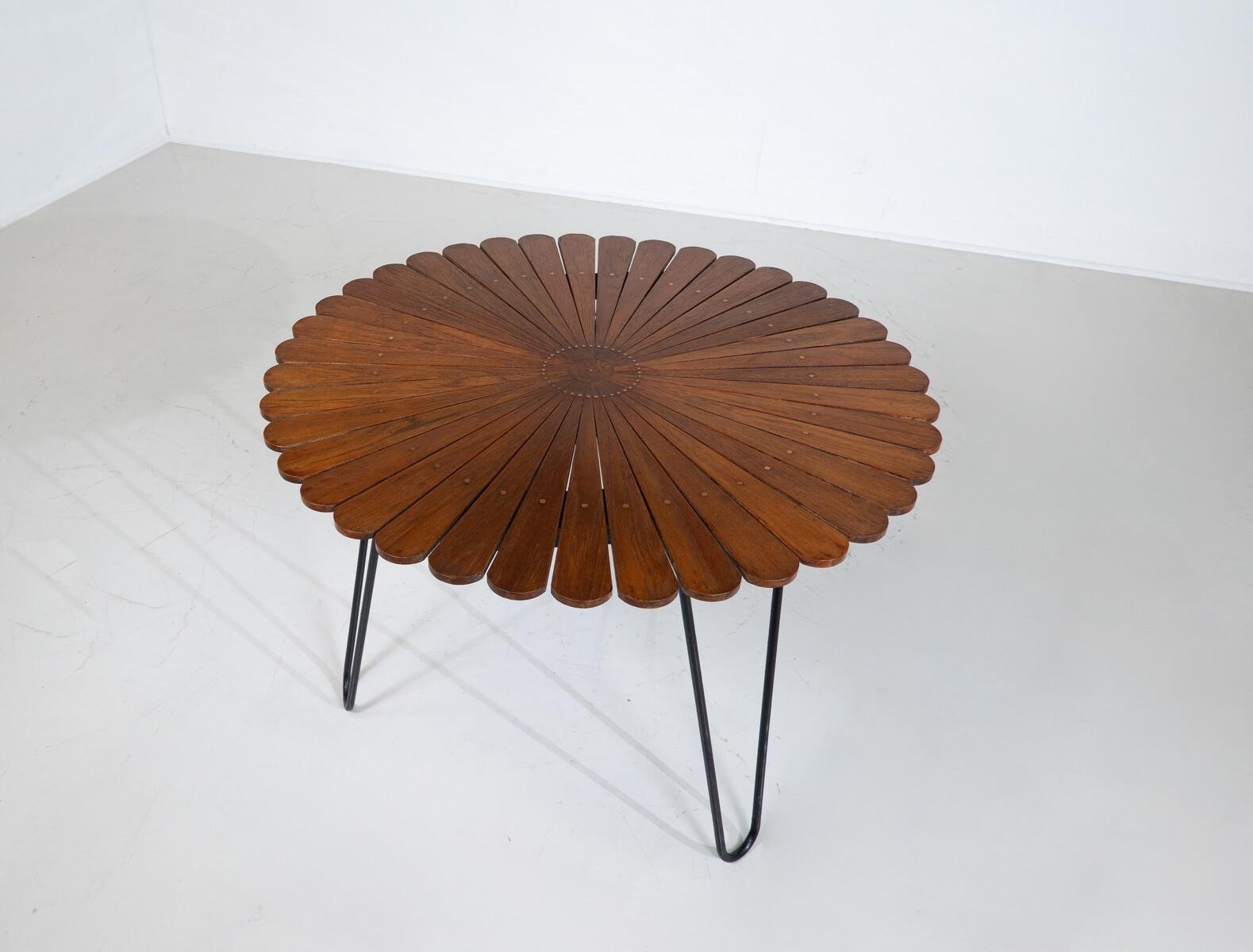 MidCentury Modern Italian Flower Shaped Side Table, Italy, 1960s for