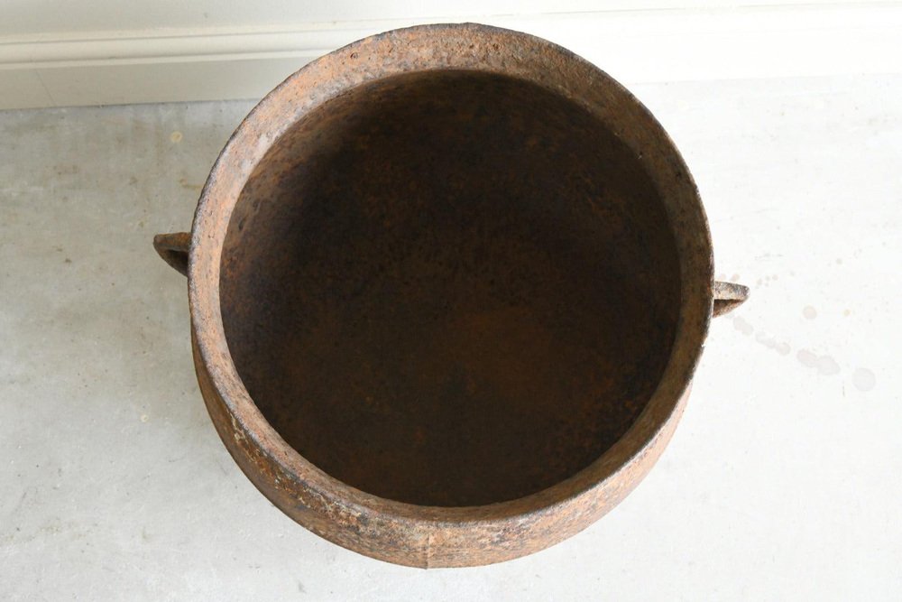 Antique Cast Iron Cauldron for sale at Pamono
