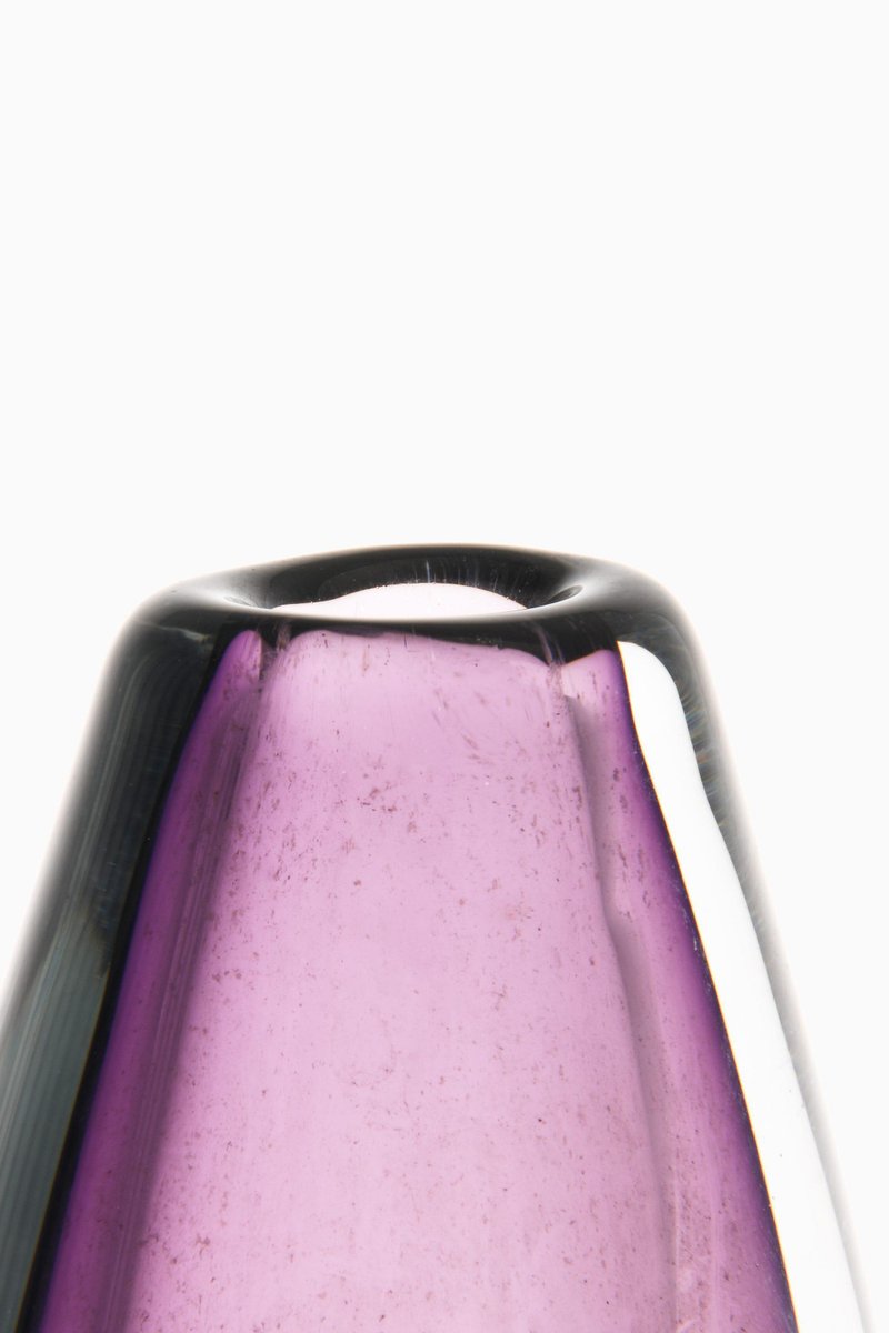 Vase en Verre Violet, 1950s en vente sur Pamono