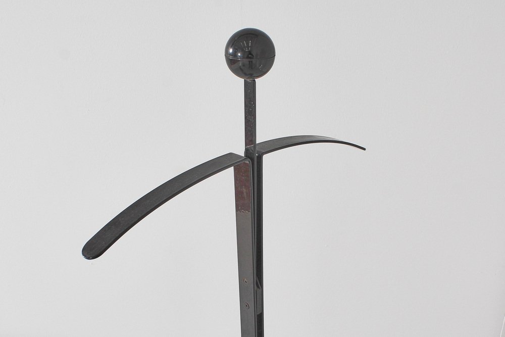 Mid-Century Fly Line Coat Racks in Black Metal, Italy, 1970s, Set of 2 ...