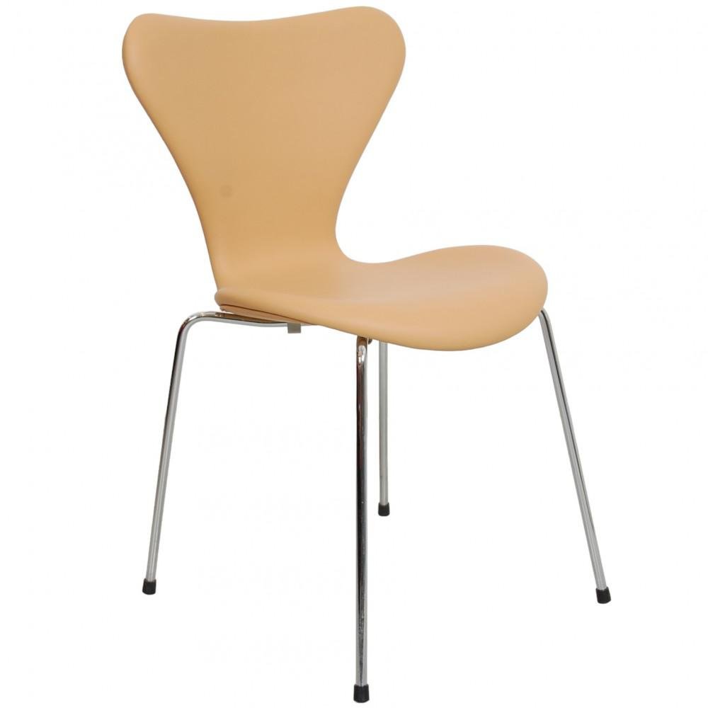 Series Seven Chair Model 3107 in Leather by Arne Jacobsen for Fritz ...