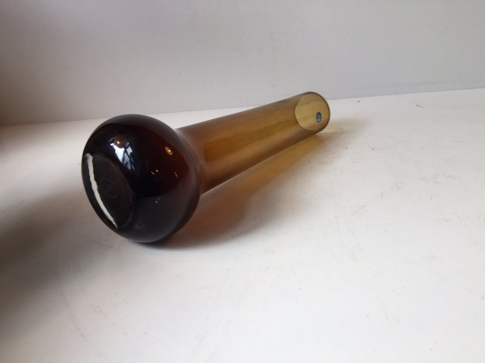 MidCentury Yellow Smoked Glass Vase by Bo Bergstrom for Aseda Glasbruk, 1960s for sale at Pamono