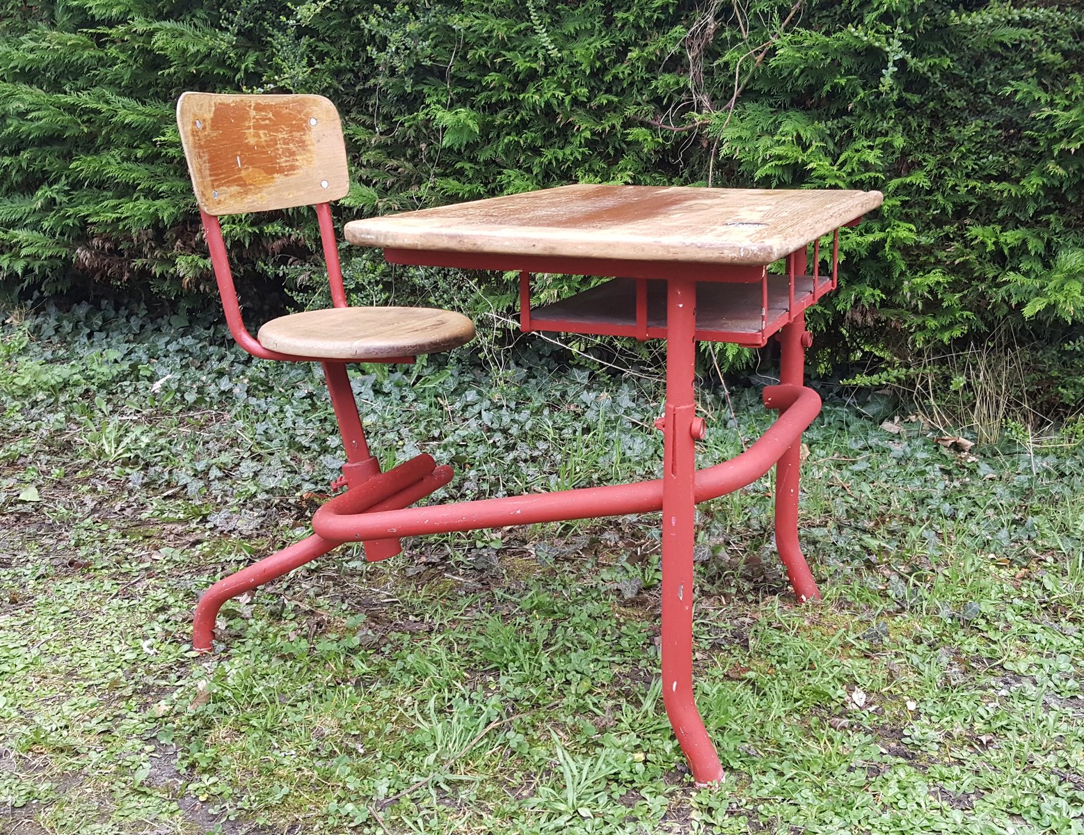 Mid Century School Desk With Attached Chair For At Pamono Mid Century School Desk With Attached Chair