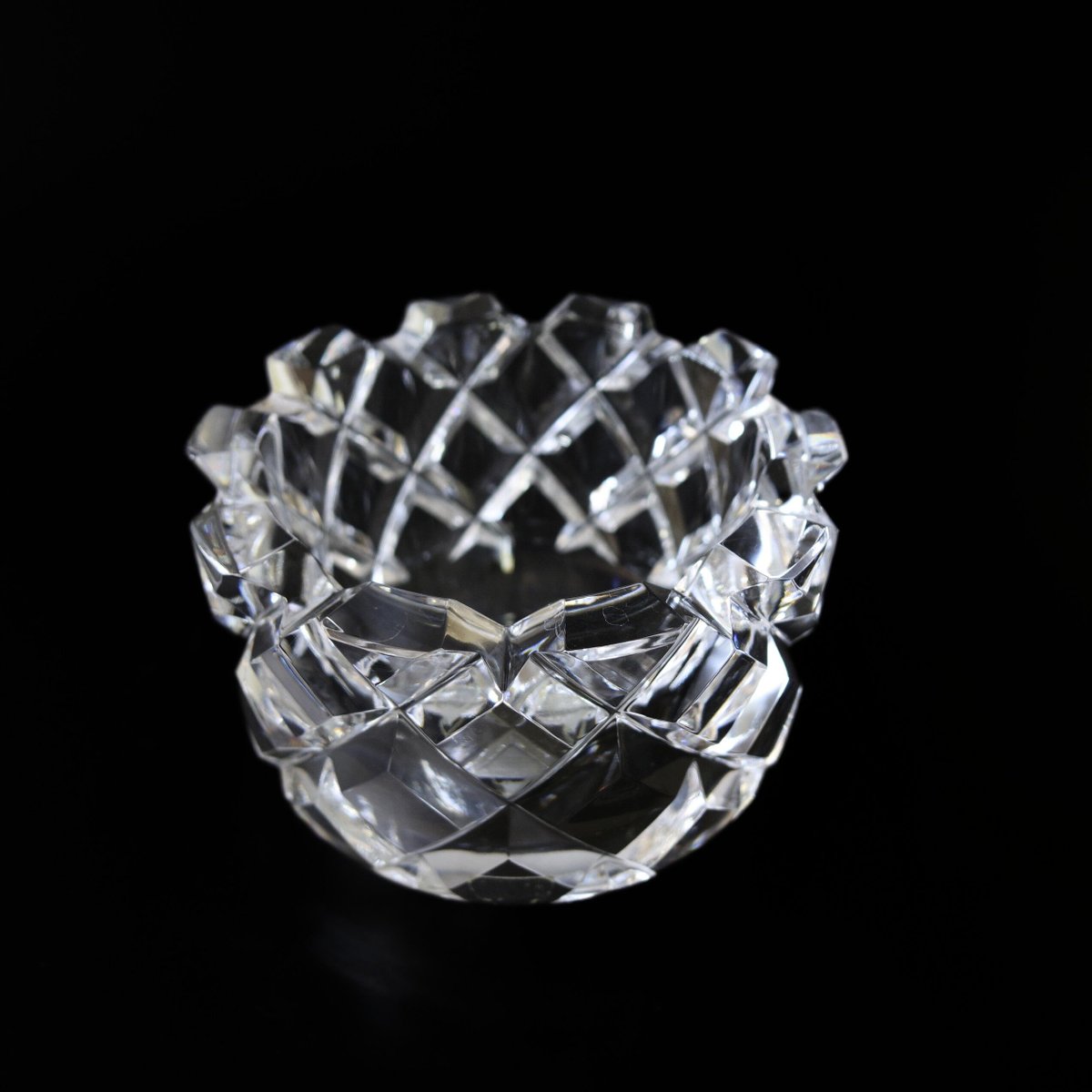 Small MidCentury Diamond Cut Crystal Bowl from Orrefors, Sweden for sale at Pamono