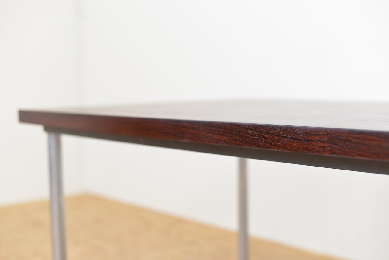 Mid Century Palisander Tisch Mit Metallbeinen 1960er Bei Pamono Kaufen