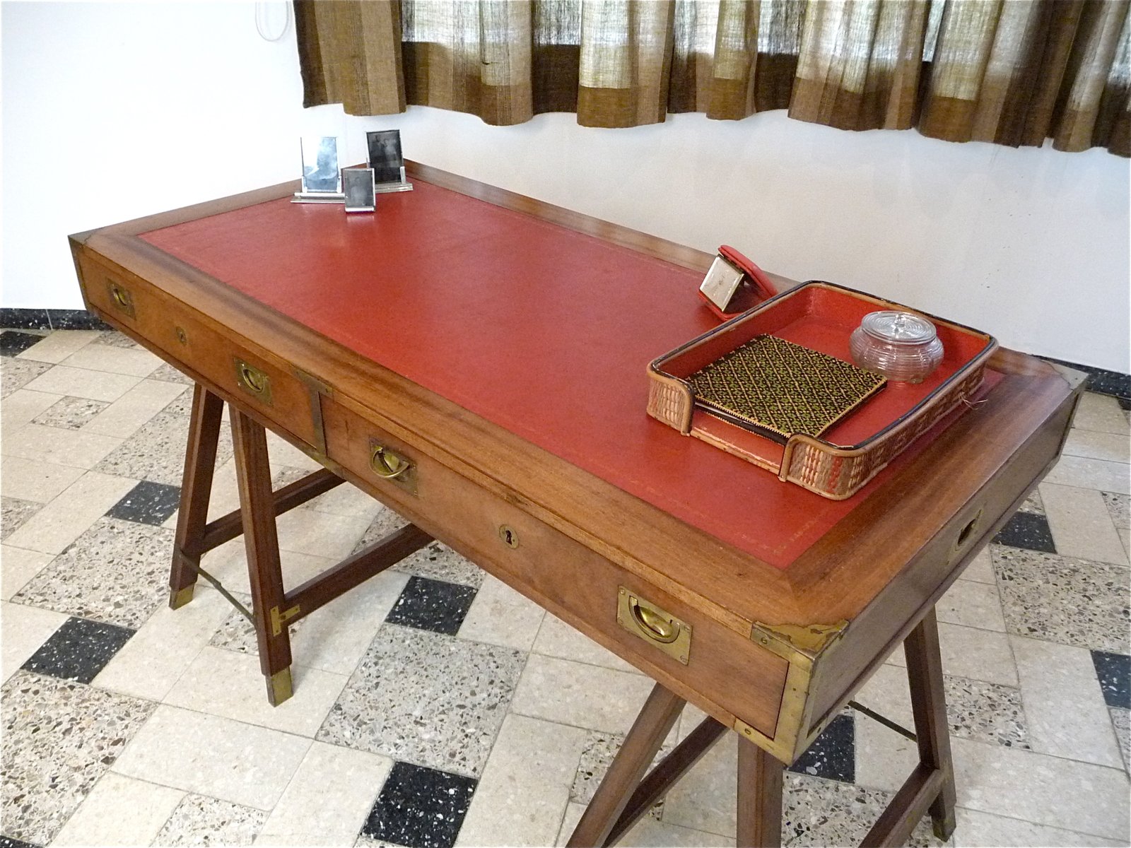 Vintage British Campaign Desk in Mahogany and Leather for ...