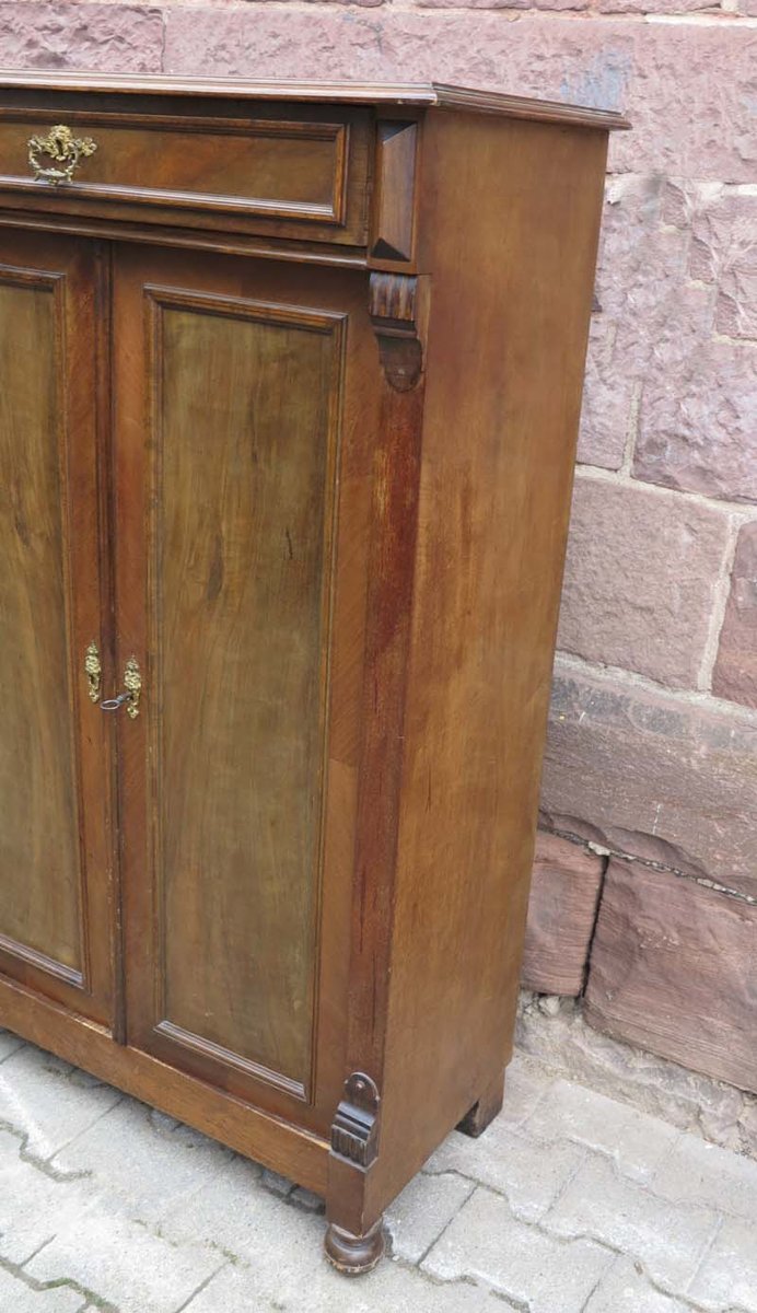 Antiker Wäscheschrank mit Schublade, 1870er bei Pamono kaufen