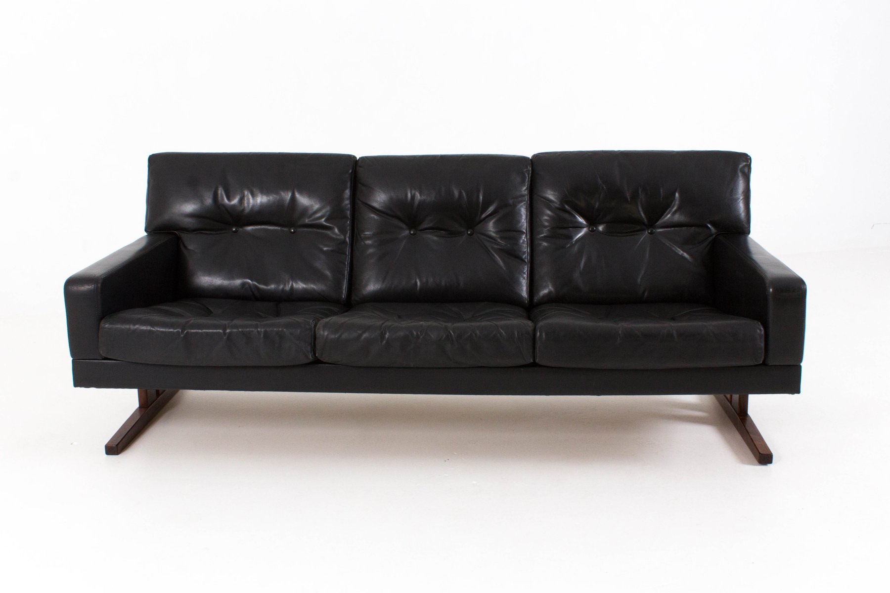 Danish Three Seater Leather Sofa 1960s For At Pamono Danish Three Seater Leather Sofa 1960s
