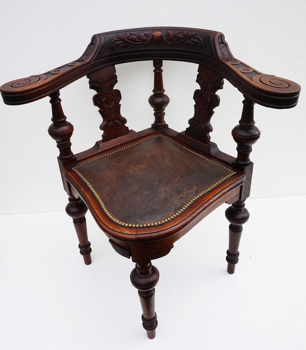 Antique Corner Chair In Carved Oak For Sale At Pamono Antique Corner Chair in Carved Oak - Antique Corner Chair In Carved Oak For Sale At Pamono