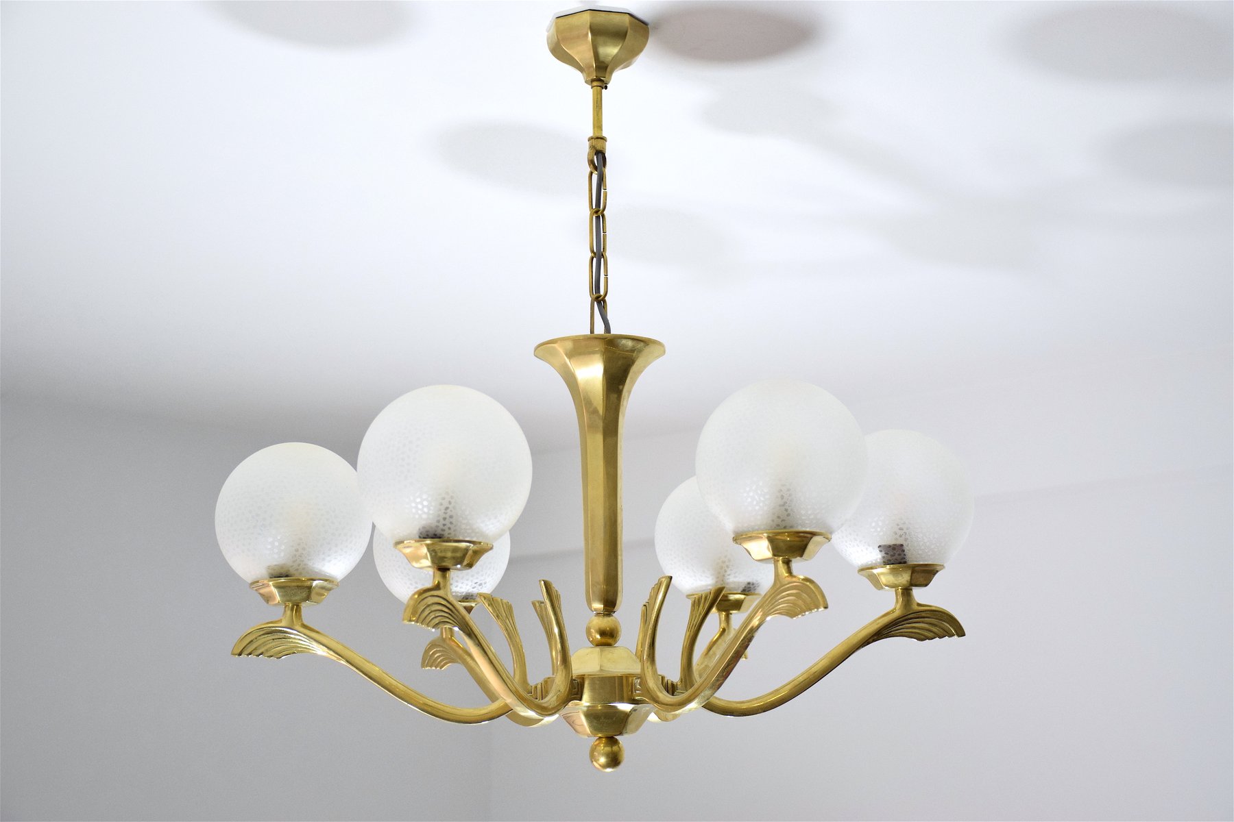 French Art Deco Brass Chandelier, 1930s for sale at Pamono