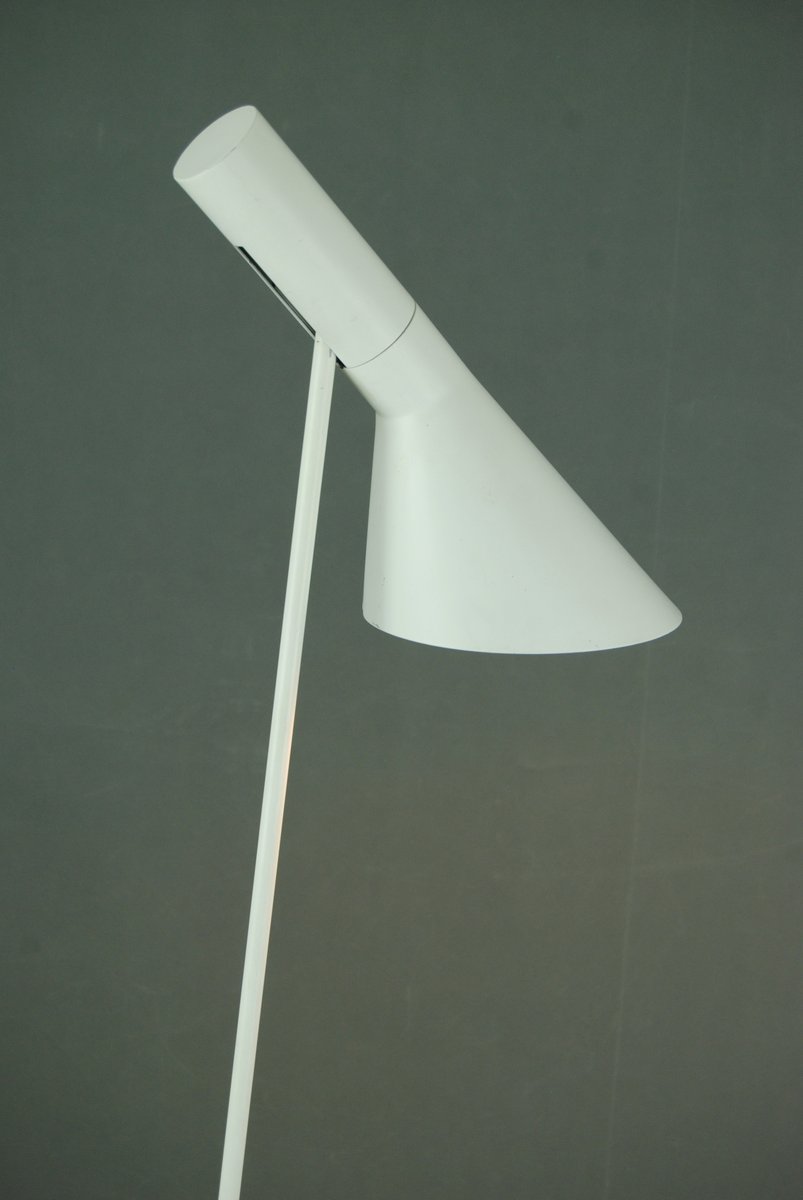 Vintage AJ Stehlampe von Arne Jacobsen für Louis Poulsen bei Pamono kaufen