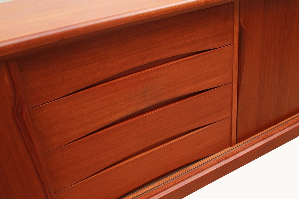 Teak Sideboard mit Schiebetüren von Axel Christiansen für Aco Möbler