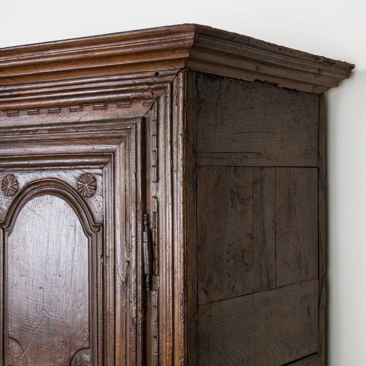 18th Century French Dark Oak Cupboard for sale at Pamono