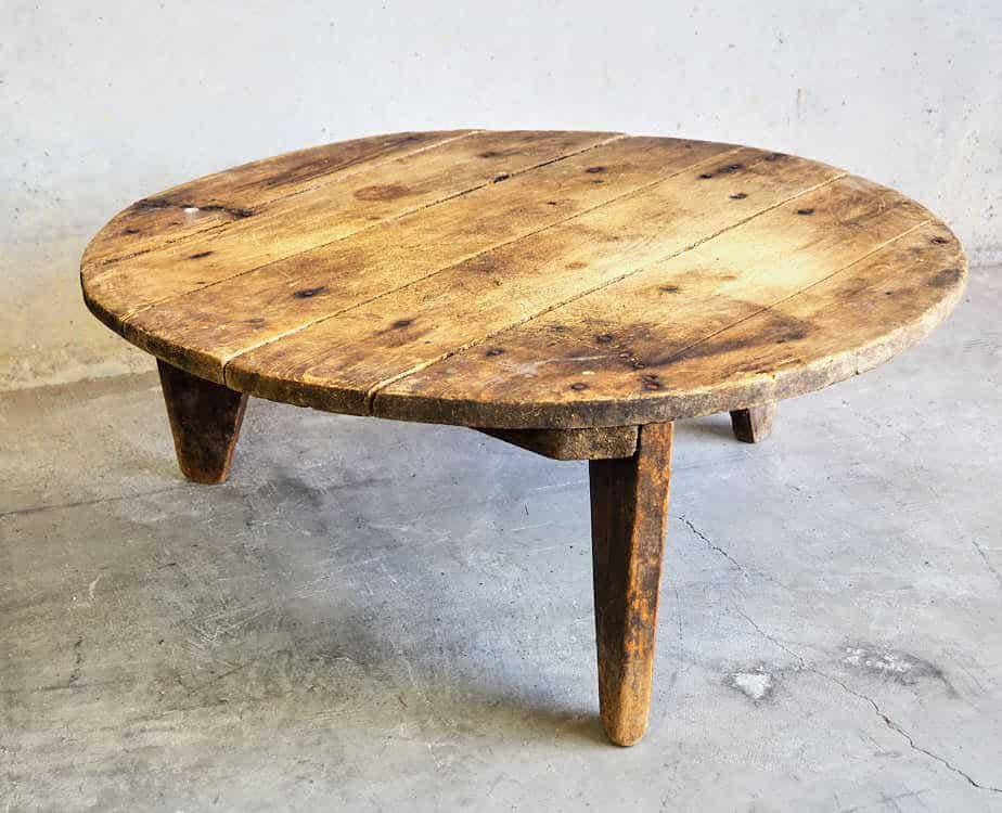 Vintage Round Wood Coffee Table, 1920 for sale at Pamono