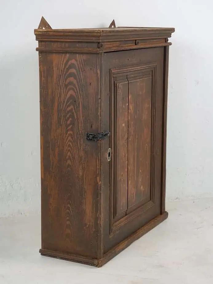 Antique Pine Wall 1920s for sale at Pamono