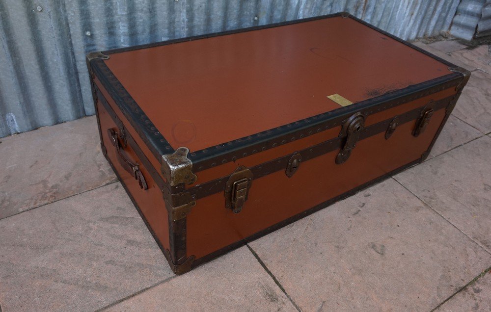 Vintage British Steamer Trunk from Victor Luggage for sale at Pamono