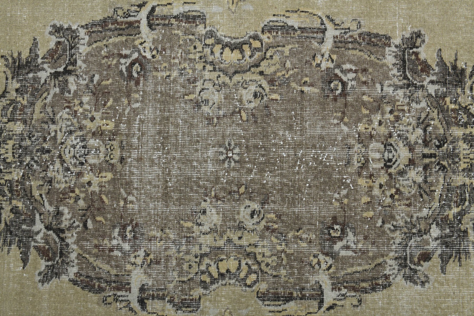 Turkish Faded Orange Rug, 1960s for sale at Pamono
