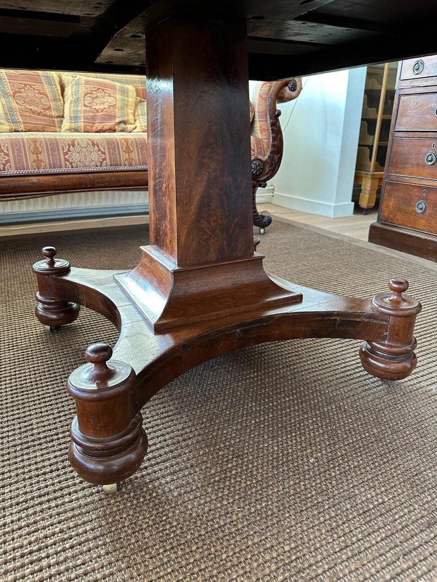 Antique Dining Table in Mahogany for sale at Pamono