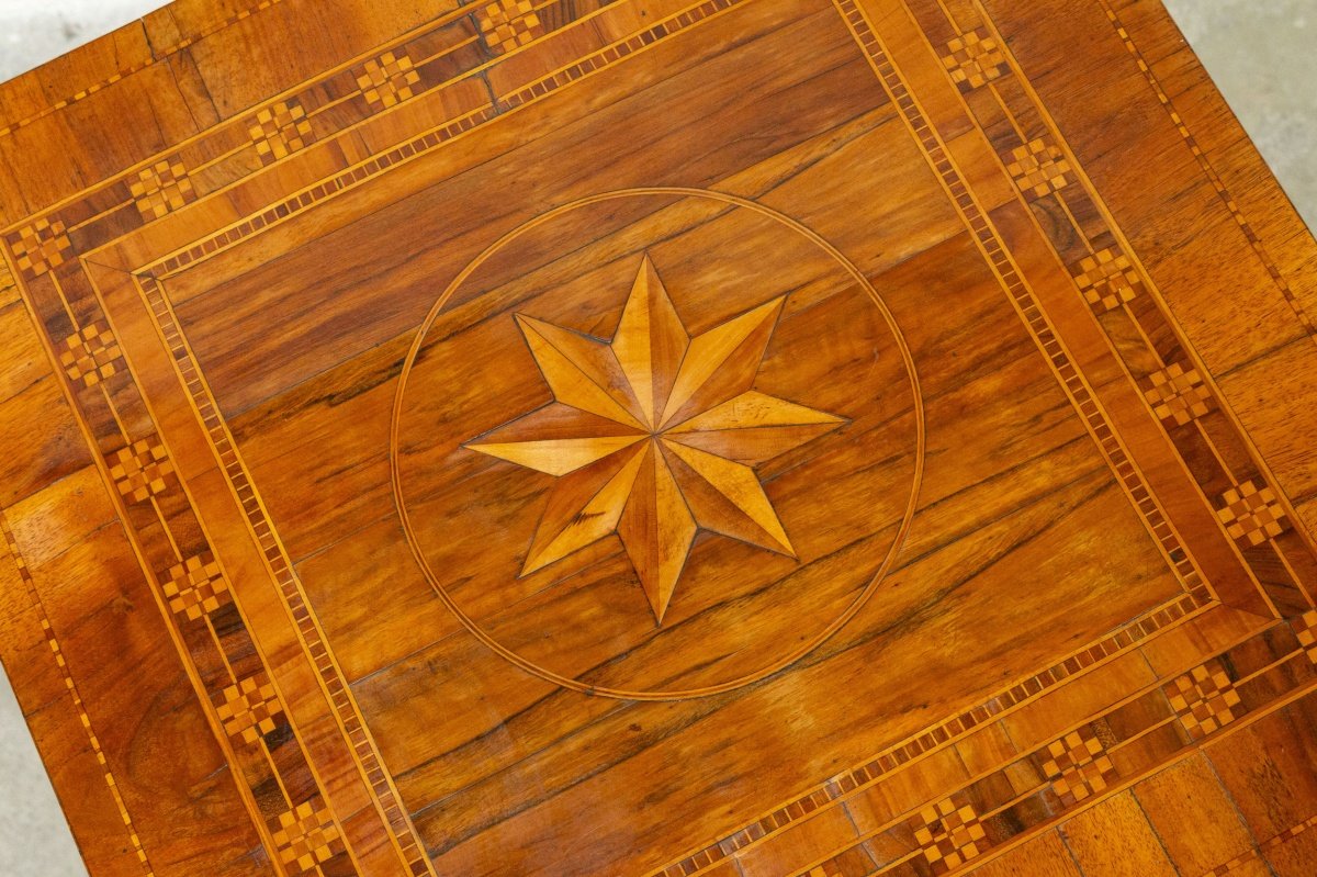 Mid-19th Century Inlaid Rolo Coffee Table for sale at Pamono