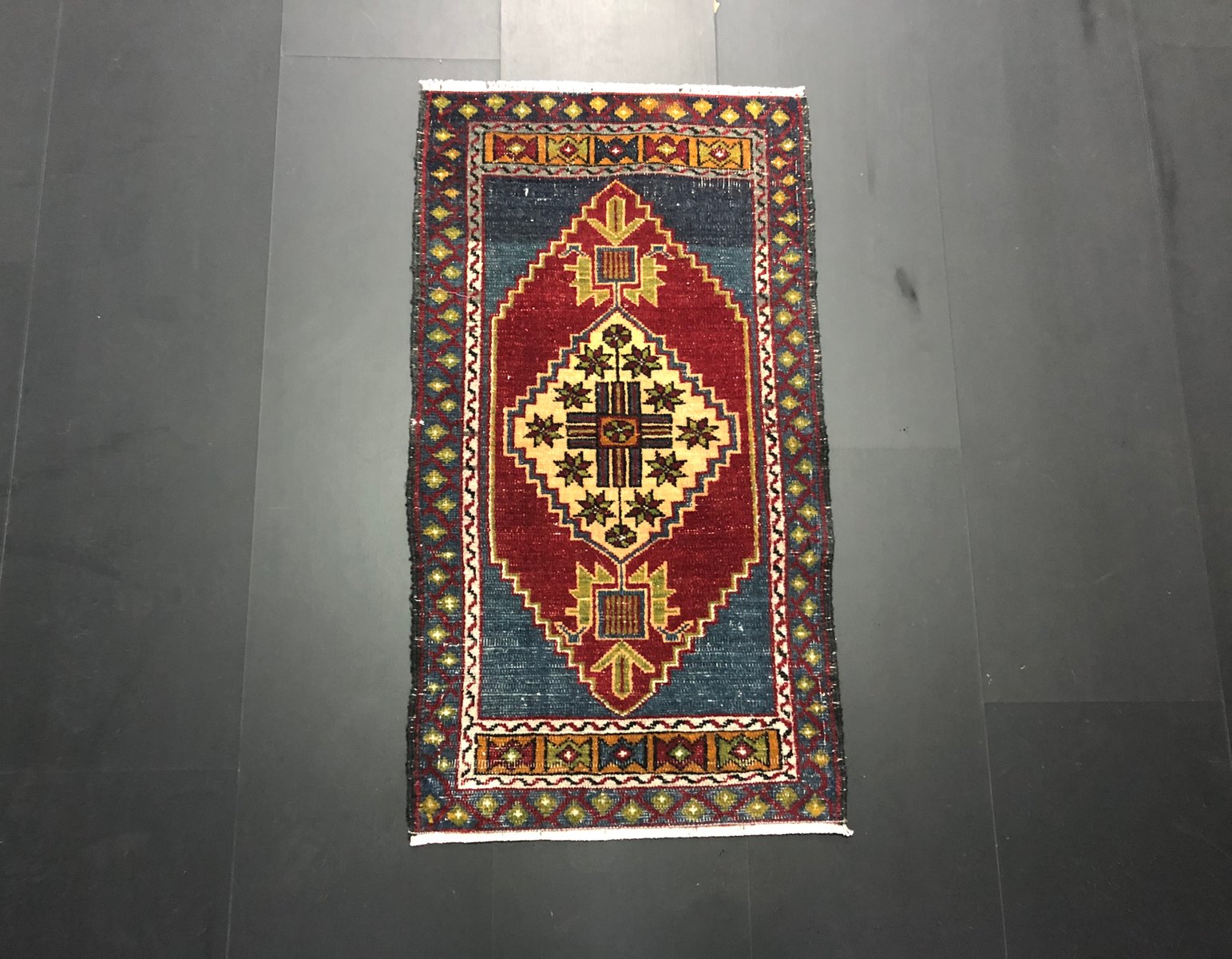 Small Turkish Handmade Rug, 1960s for sale at Pamono