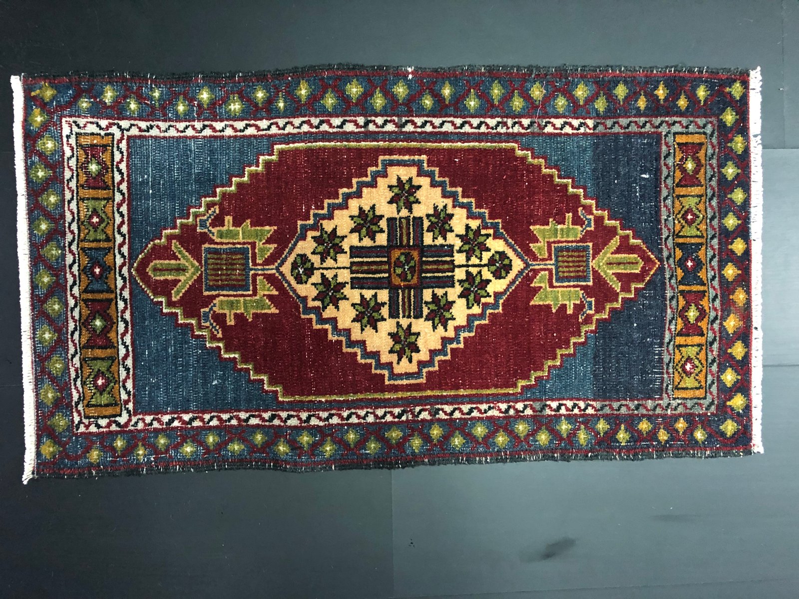 Small Turkish Handmade Rug, 1960s for sale at Pamono