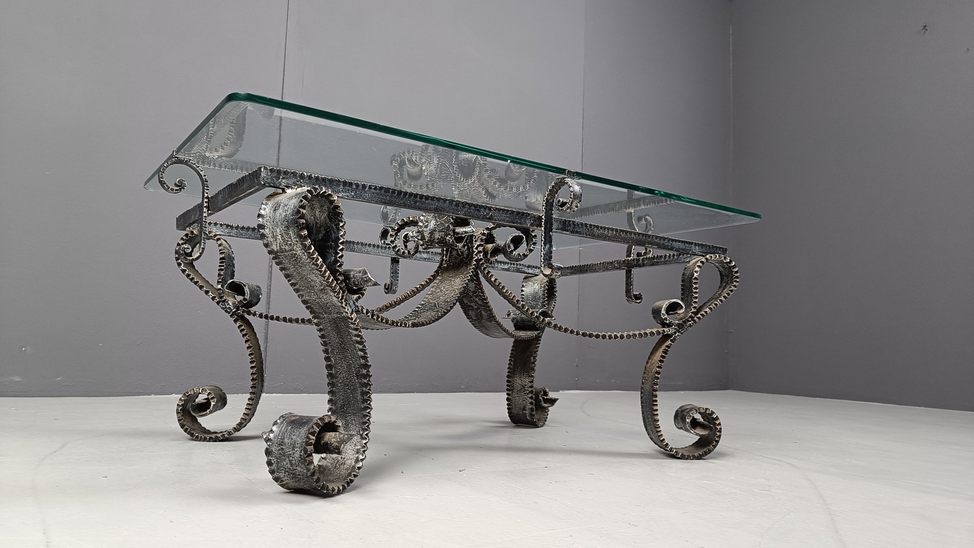Sculpted Steel Coffee Table, 1960s for sale at Pamono