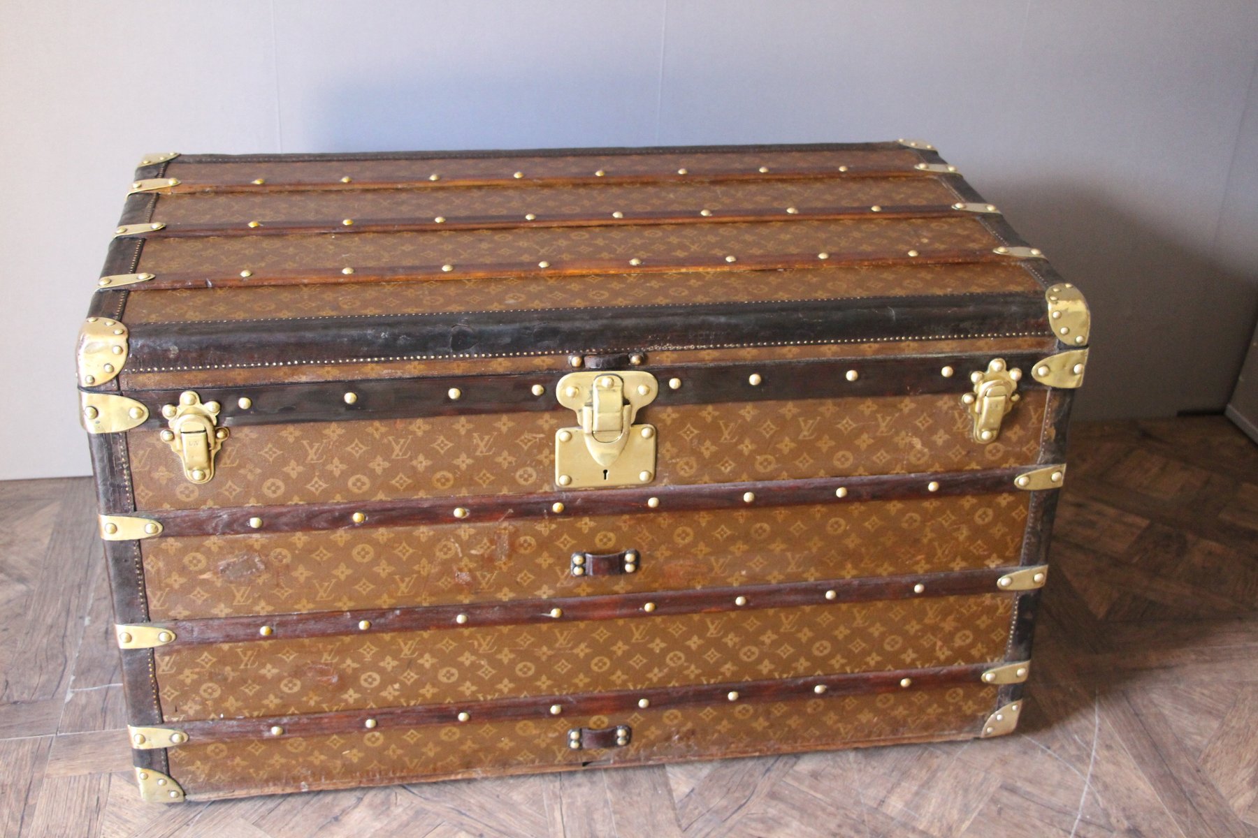 Vintage Stenciled Monogramm Steamer Trunk from Louis Vuitton for sale at Pamono