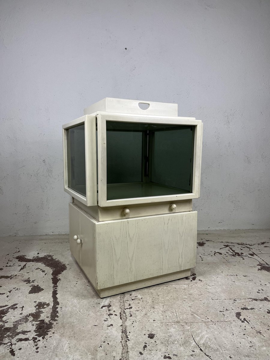 Bar Cabinet with Wheels in White Lacquered Wood and Glass by Gianfranco ...