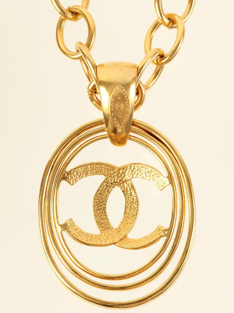 CC Mark Plate Chain Long Necklace in Gold from Chanel, 1995 for sale at ...