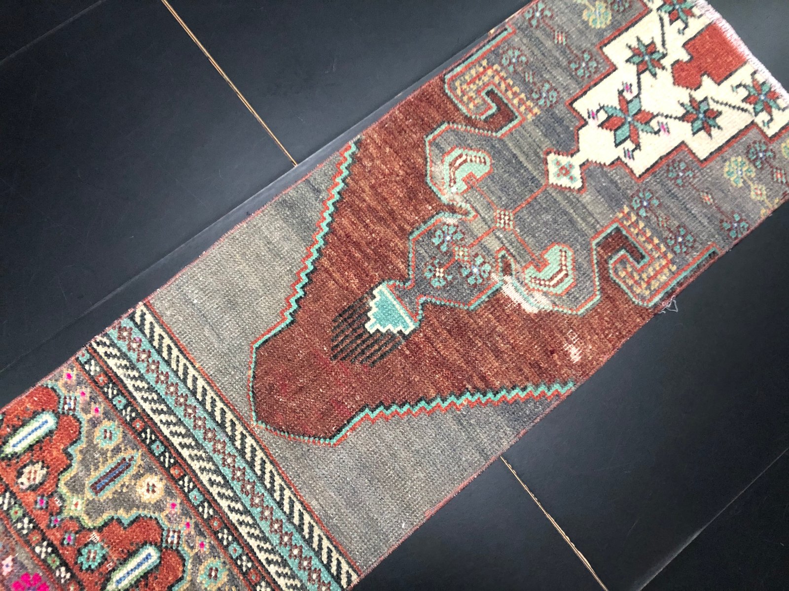 Small Turkish Handmade Wool Rug, 1960s for sale at Pamono