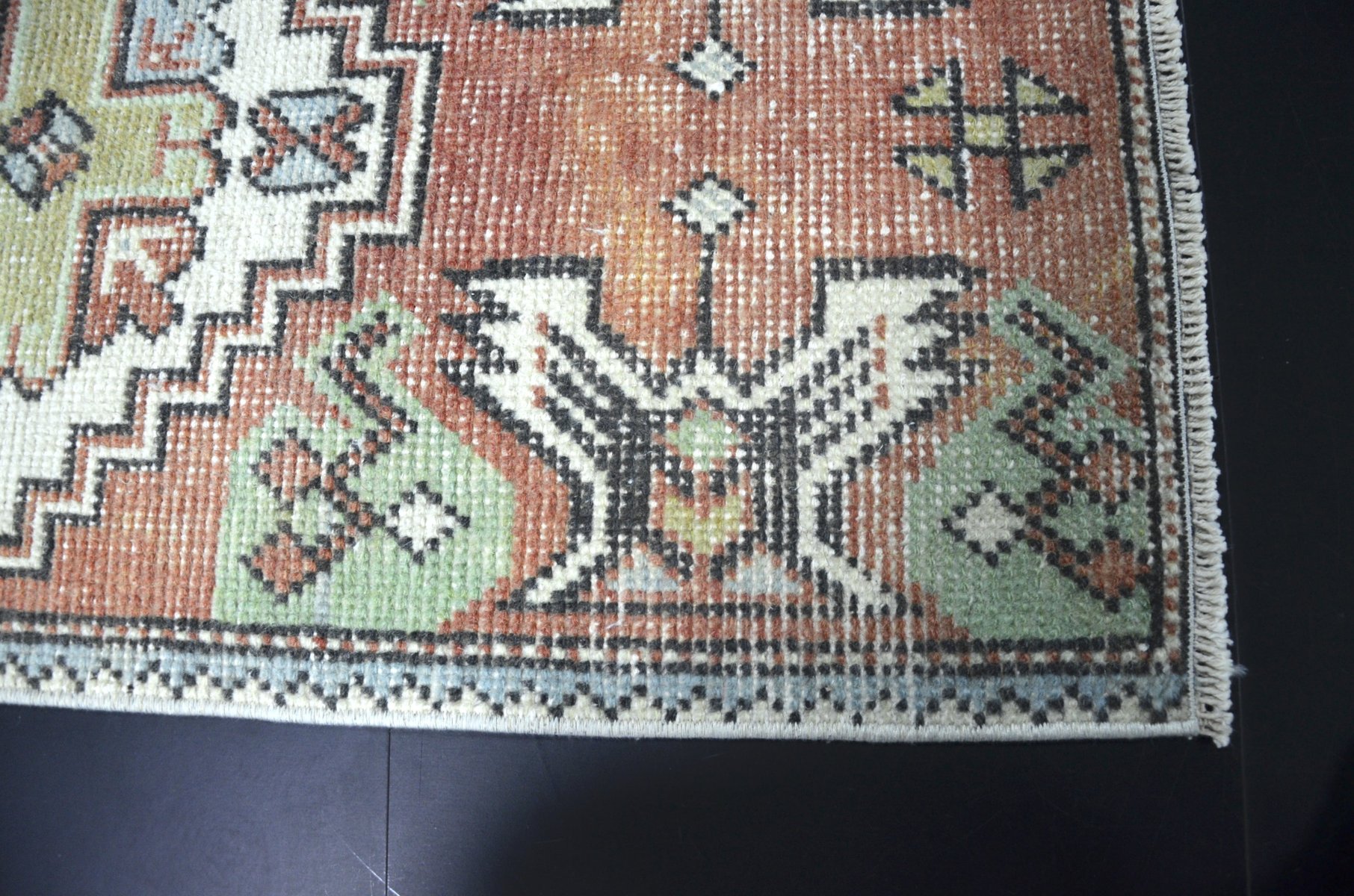 Small Turkish Handmade Wool Rug, 1960s for sale at Pamono
