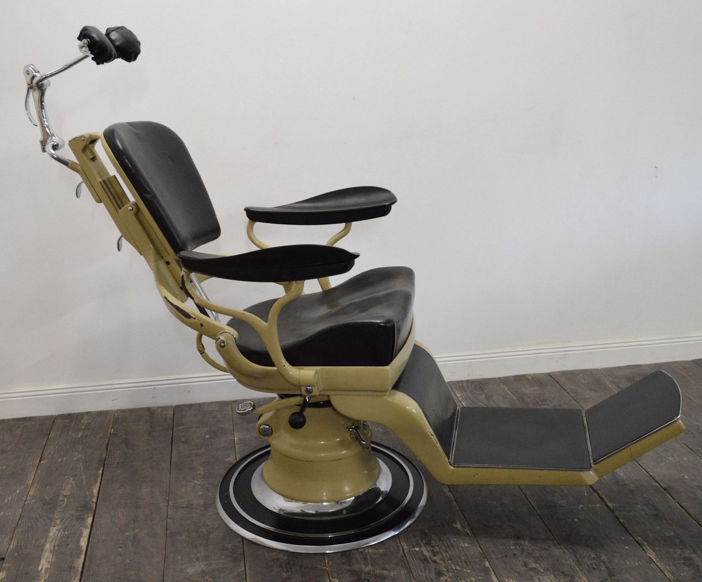 Vintage Dentist's Chair from Sterling for sale at Pamono