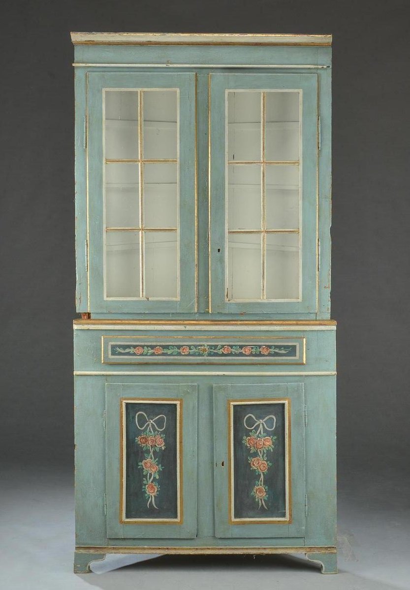 Credenza gustaviana ad angolo con vetrina in vendita su Pamono Credenza gustaviana ad angolo con vetrina in vendita su Pamono