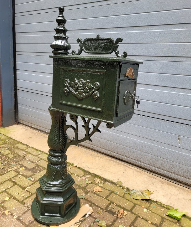 Boîte aux Lettres en Fonte de GM Gillet Castres, Fin du 20ème Siècle en