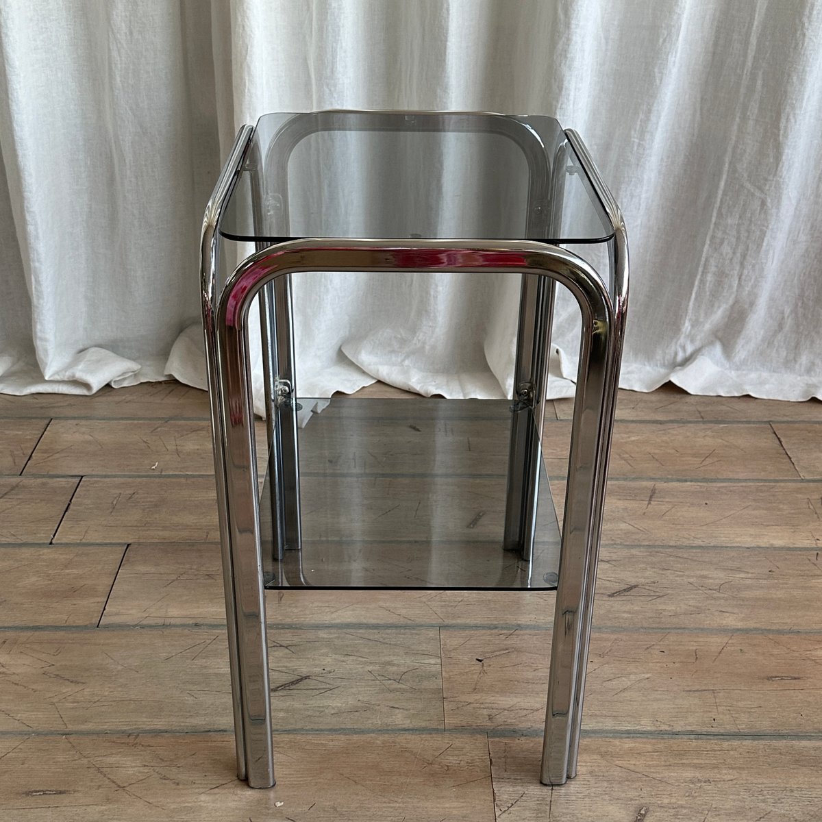 table d'appoint en métal chromé et miroir, design 1970