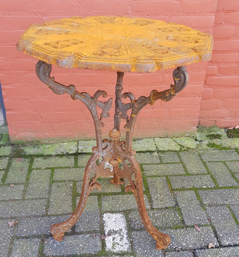 Gartentisch Aus Gusseisen