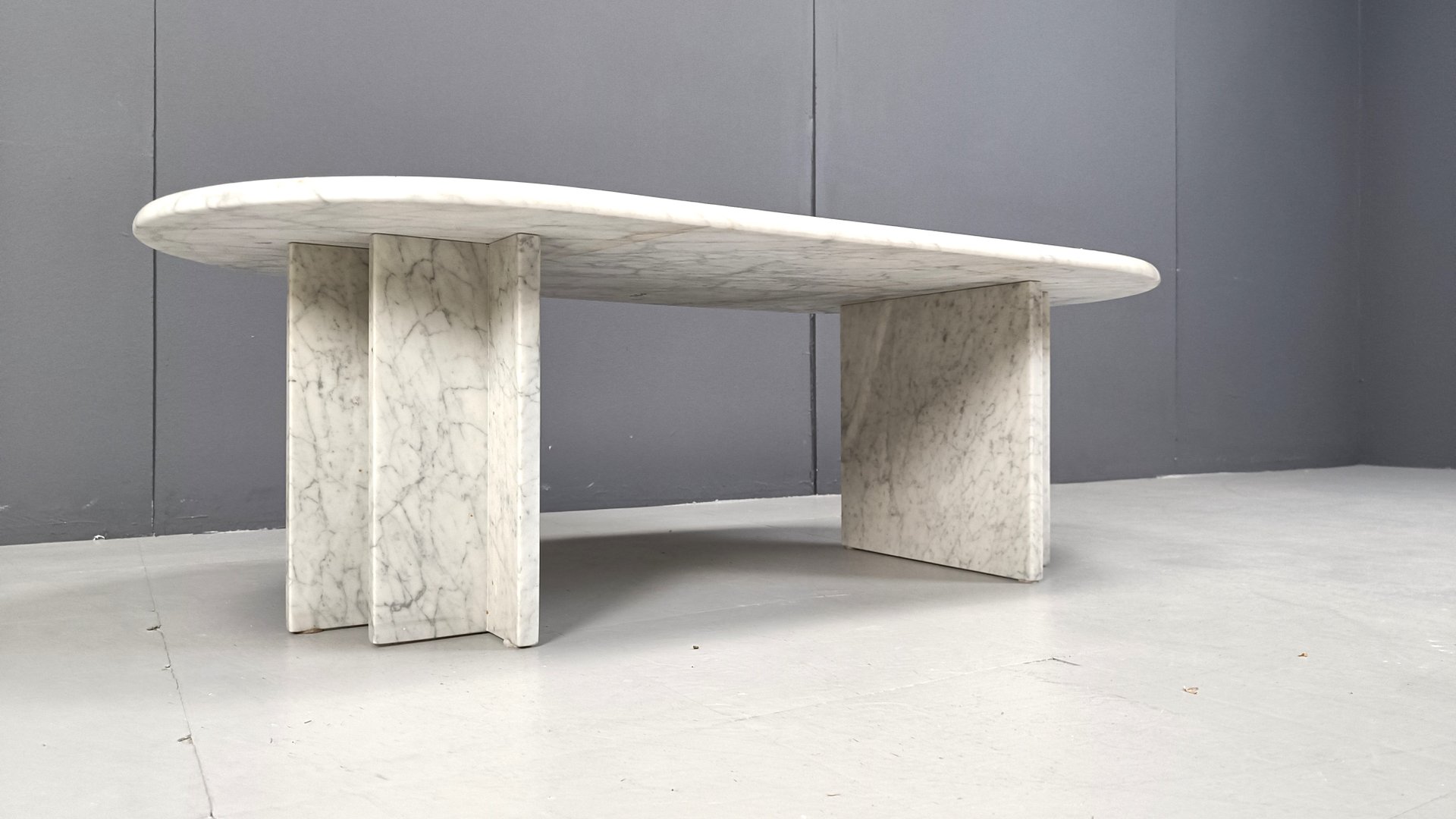 Vintage Oval Marble Coffee Table, 1980s for sale at Pamono